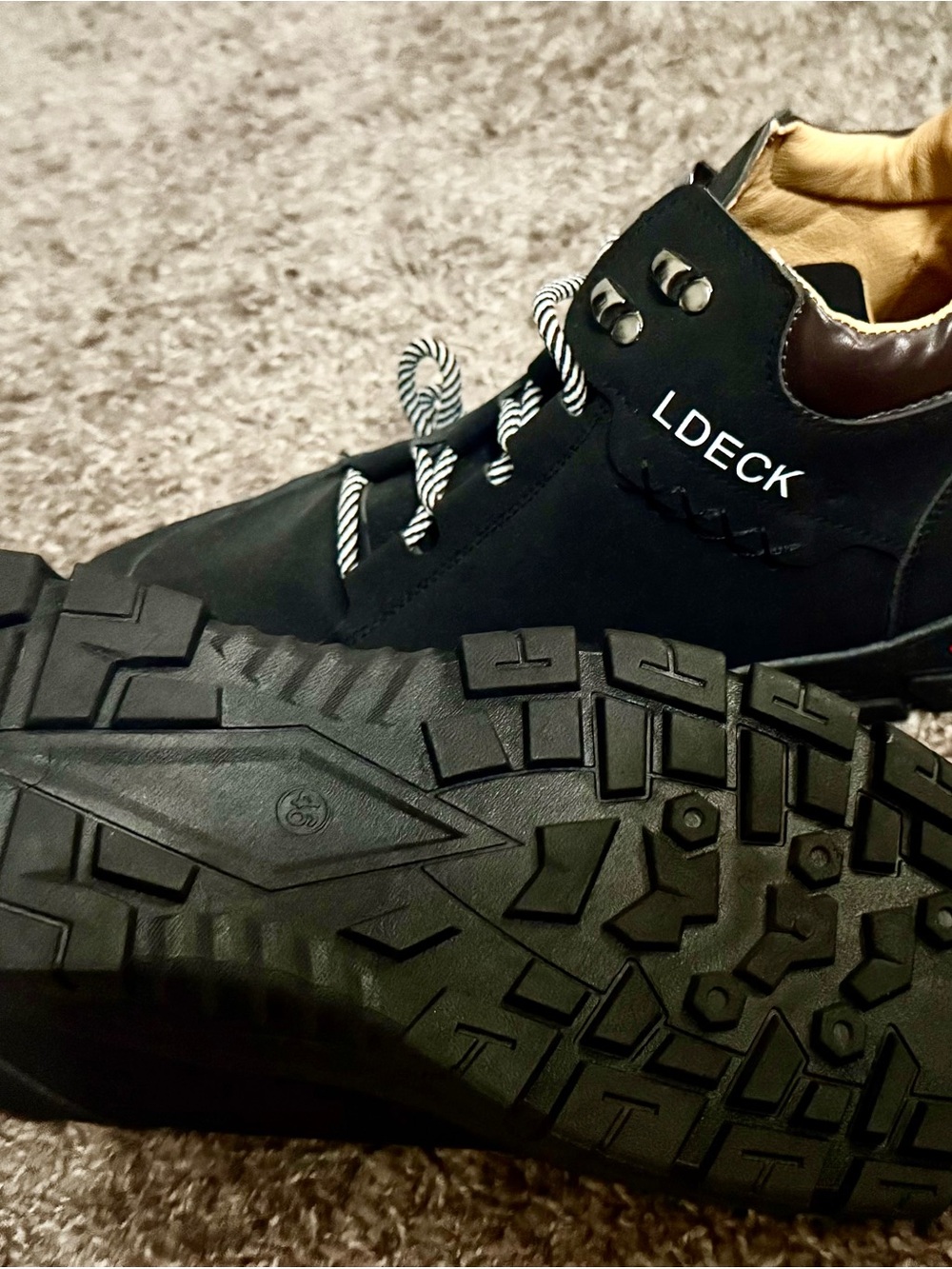 L.Deck Black Men's Casual Sneakers with Contrast Laces - Picture 6 of 7